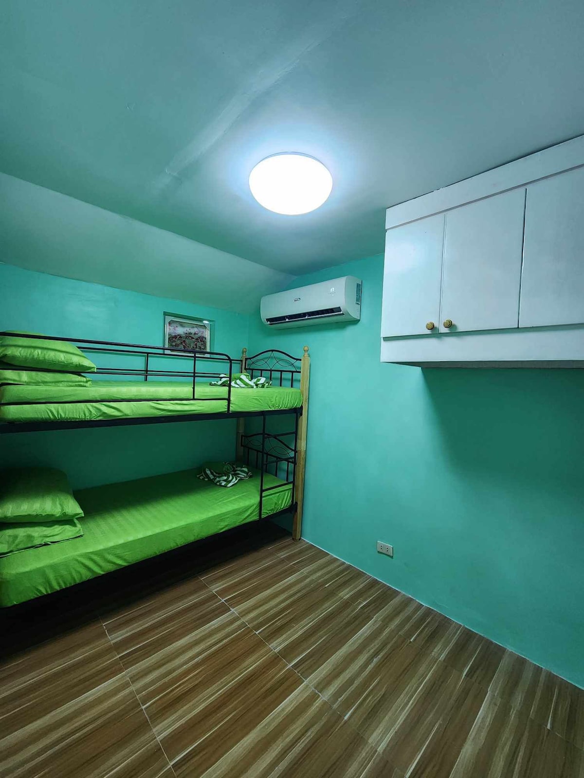 Divine's Cozy Cabin; Fully Airconditioned