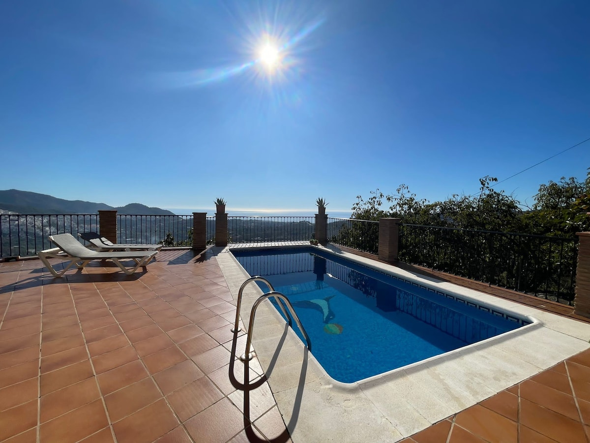 Villa con piscina, jacuzzi y espectaculares vistas