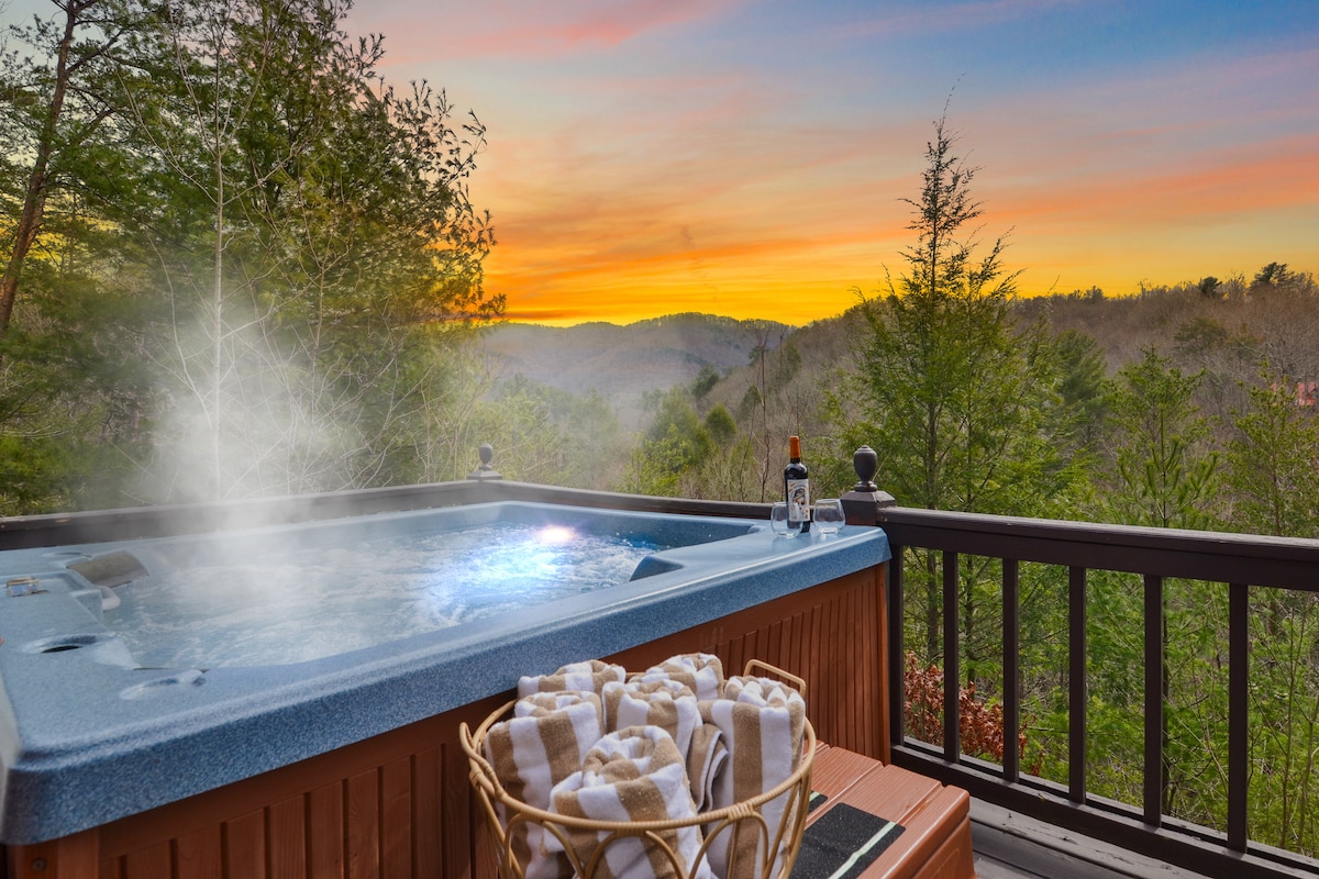 Gorgeous Blue Ridge Mountain View*Hot tub*Gameroom