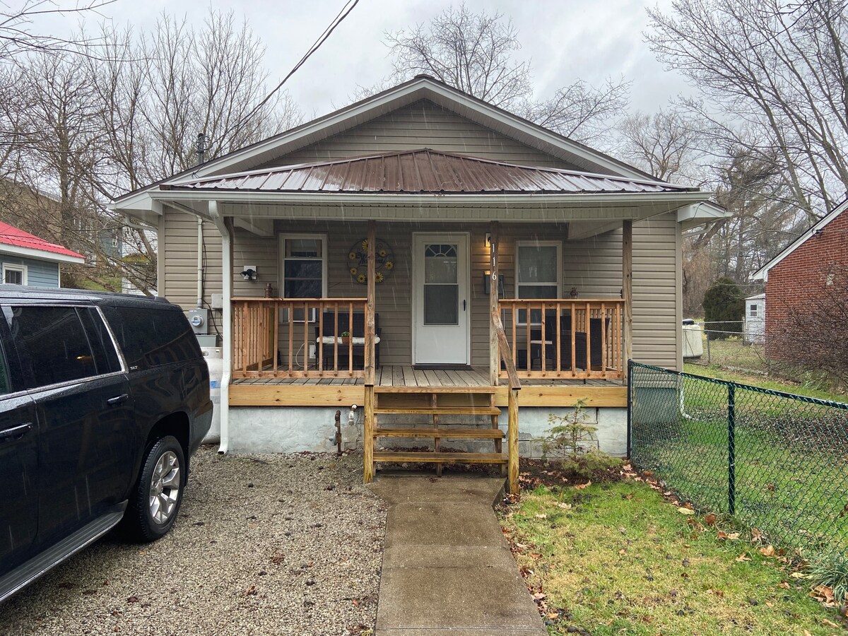 Cozy 2 bedroom entire house