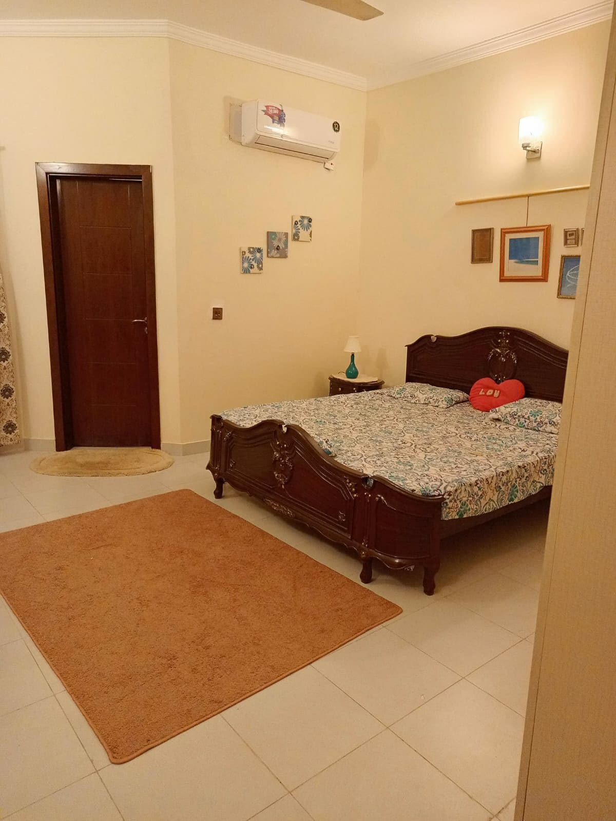 Fully Furnished Park faced AC Executive GuestHouse