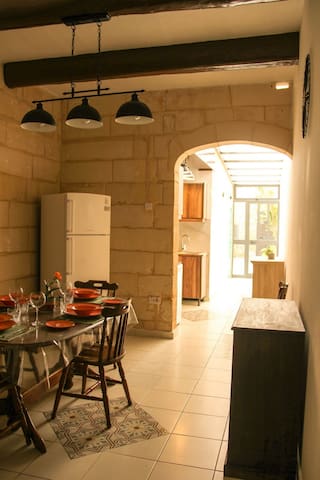Ħal Luqa的民宿