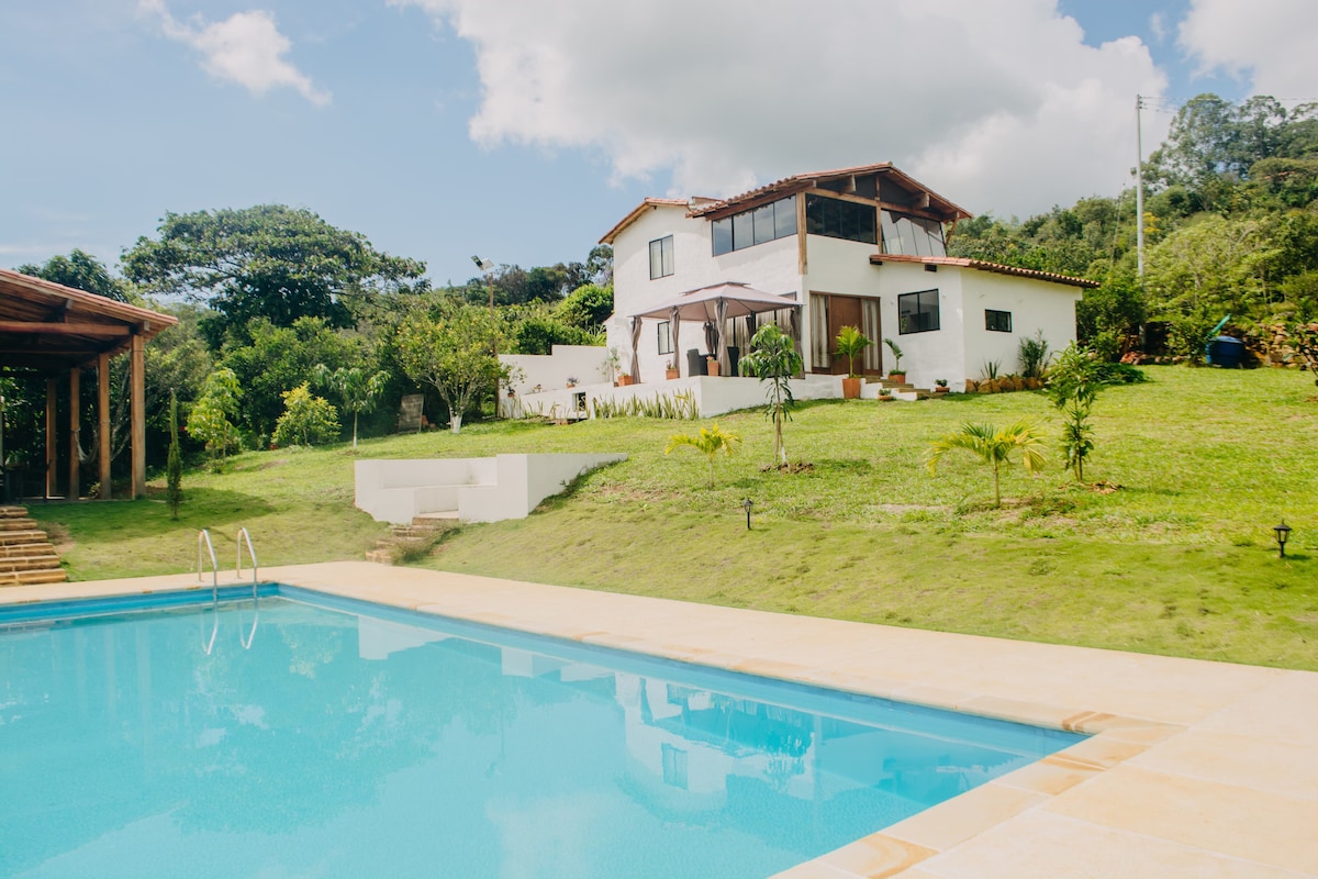 Villa en Barichara Piscina/Jacuzzi privada