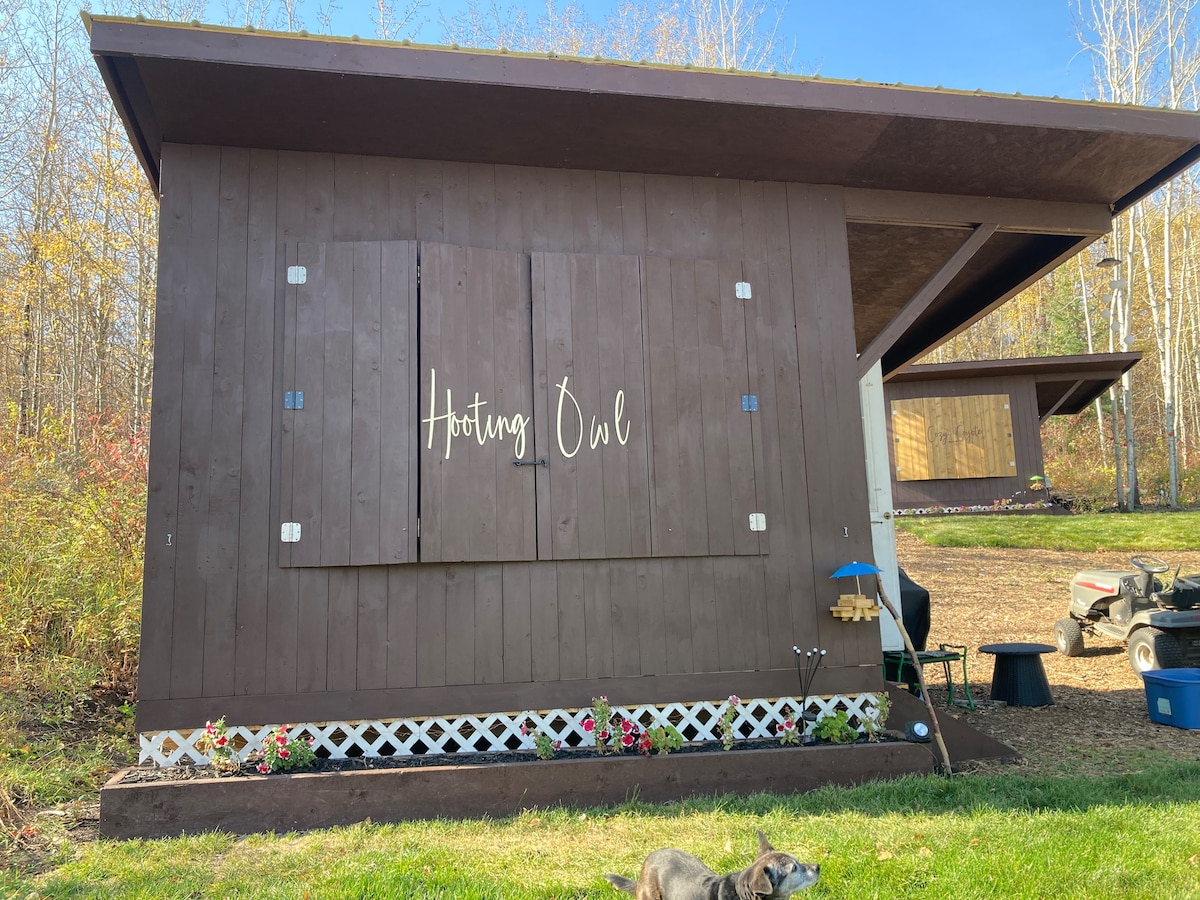 The Hooting Owl Chalet -off grid