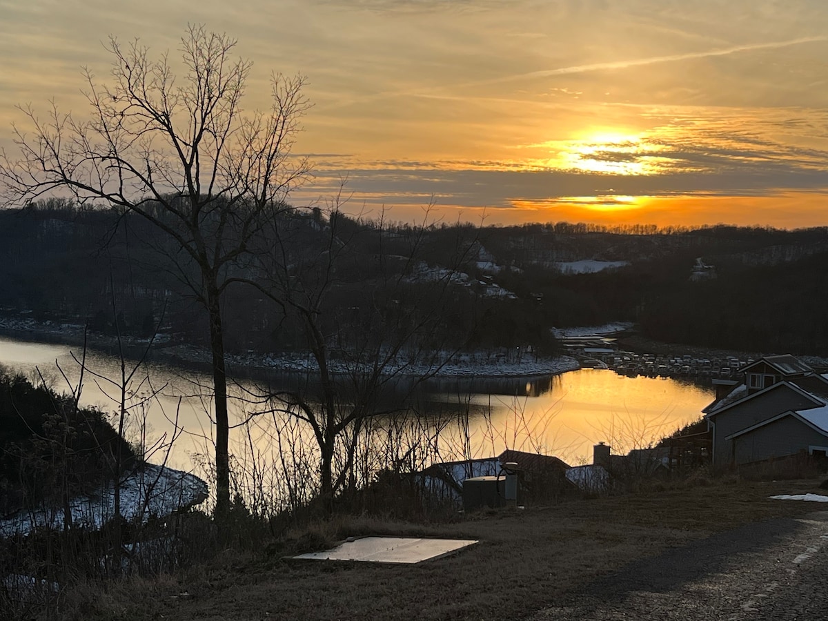 Lake Hillside