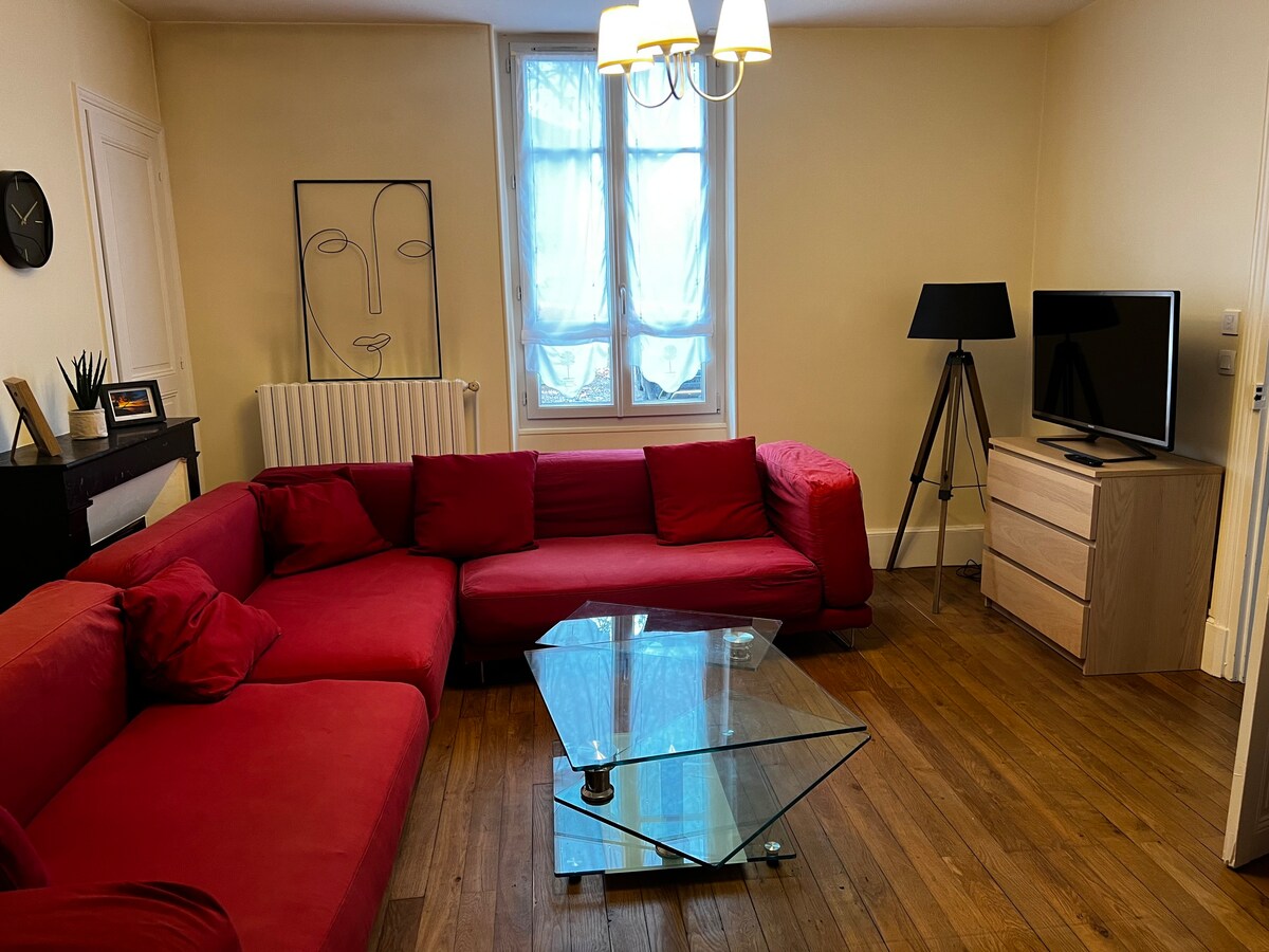 Magnifique appartement pour 7 pers à Moulins RDC