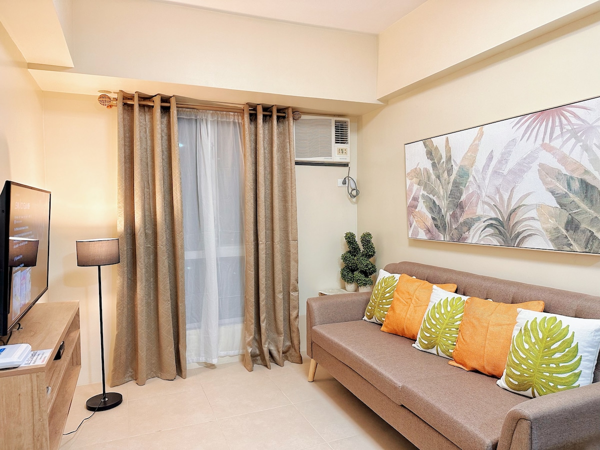 Spacious 1BR 3 beds Cebu IT Park-Pool&Fast Wi-fi