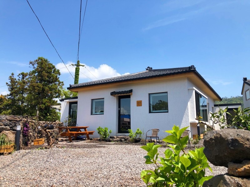 화순가옥-스테이산방_traditional Jeju house