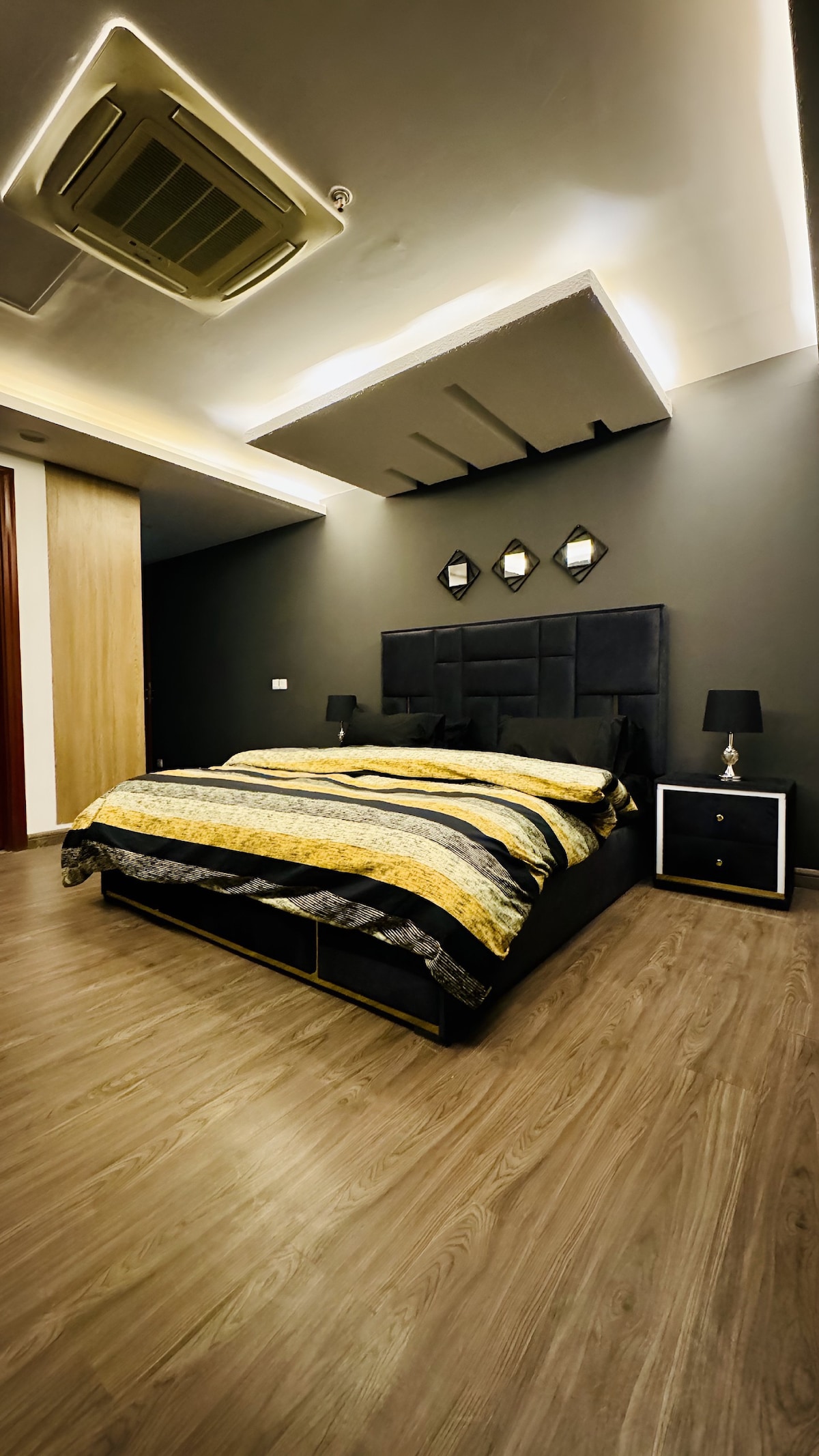 Luxe Homes 3BHK豪华套房GoldCrest购物中心DHA