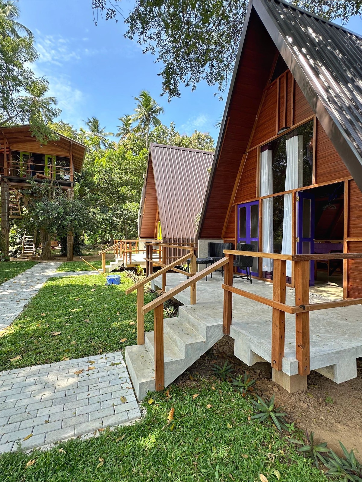 Cozy Air-conditioned Cabin | Ocean View Pool | BnB