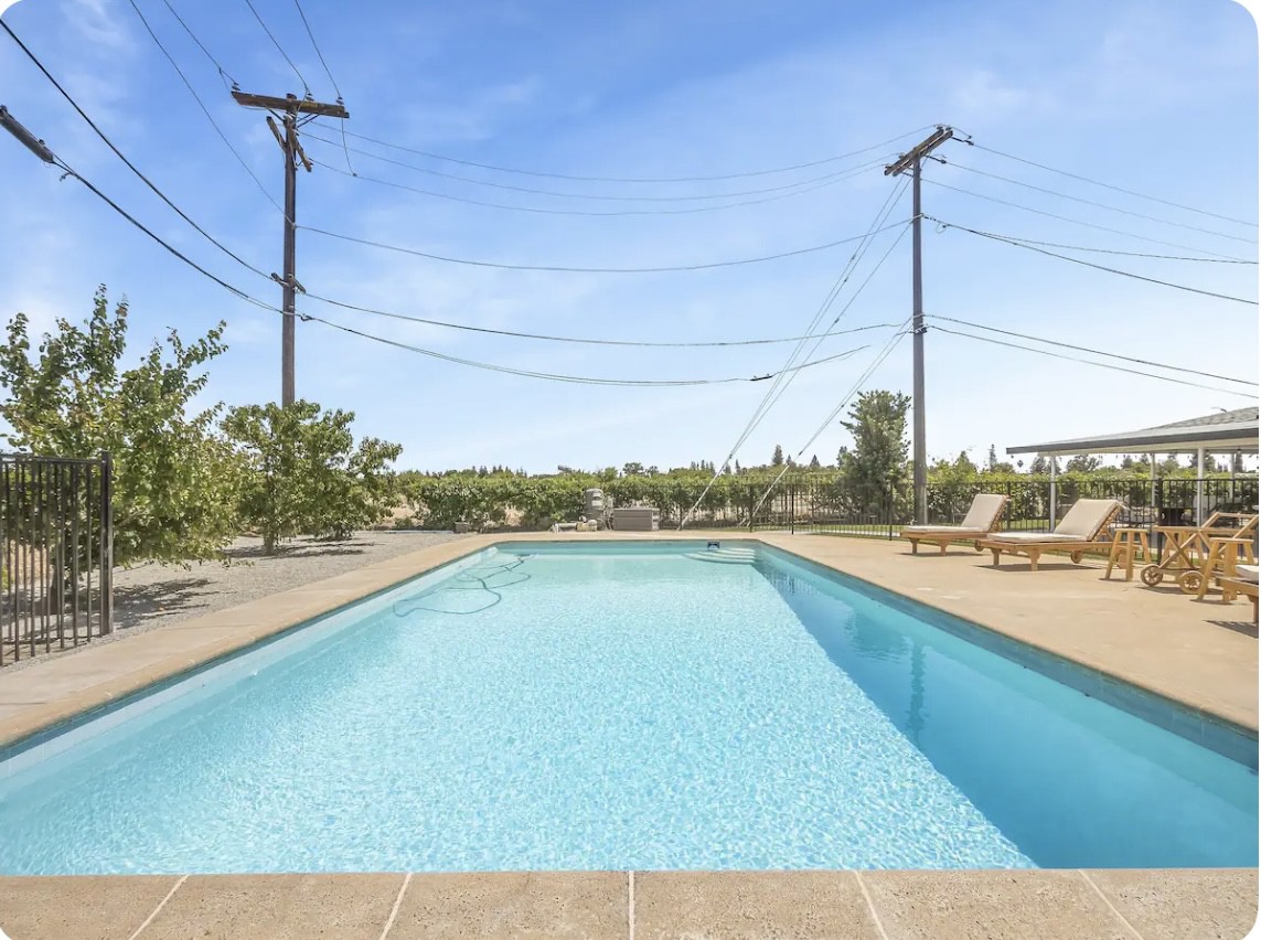 Oasis in Heart of Clovis with Jacuzzi and Pool