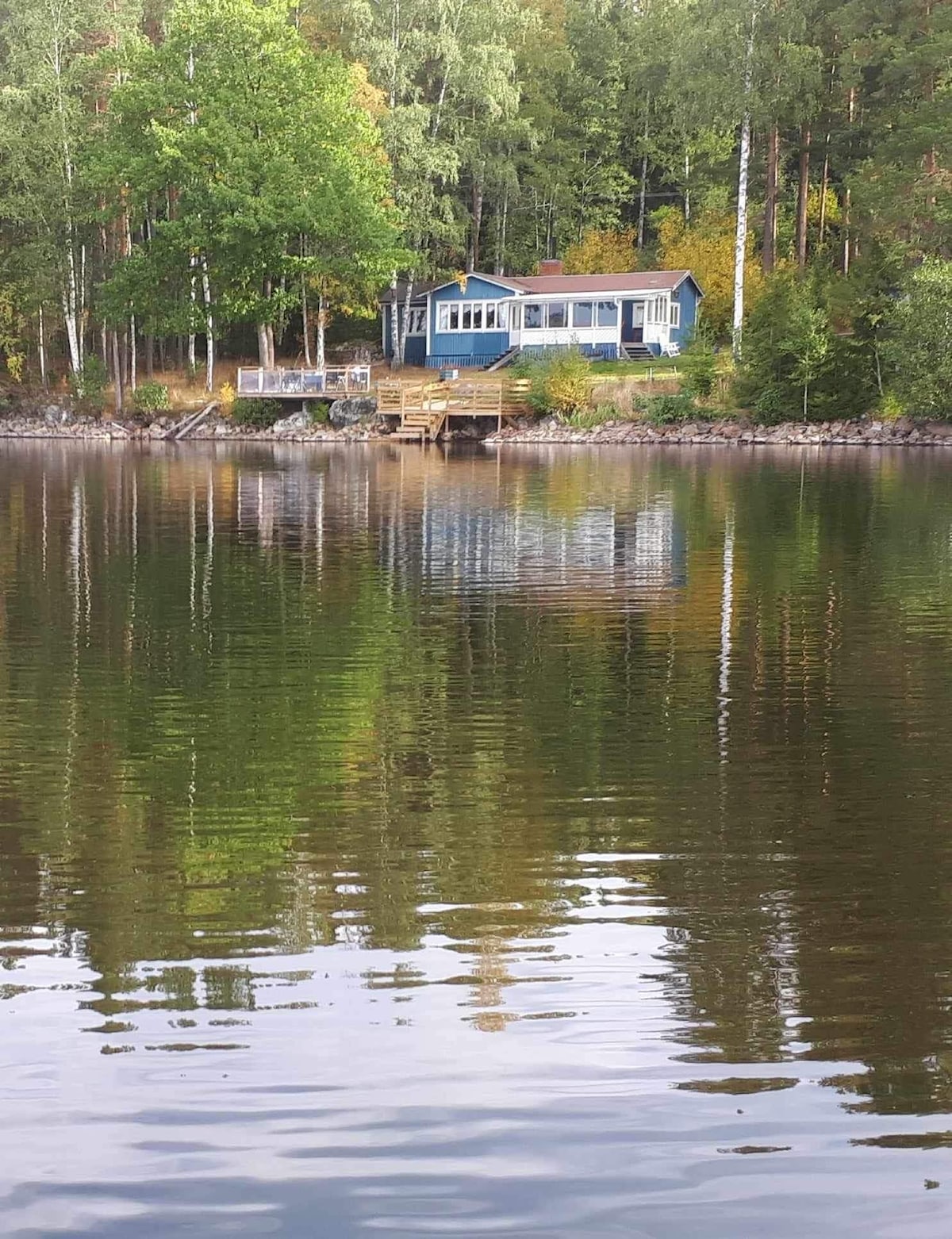 Sommarstuga vid sjö i Bergslagen