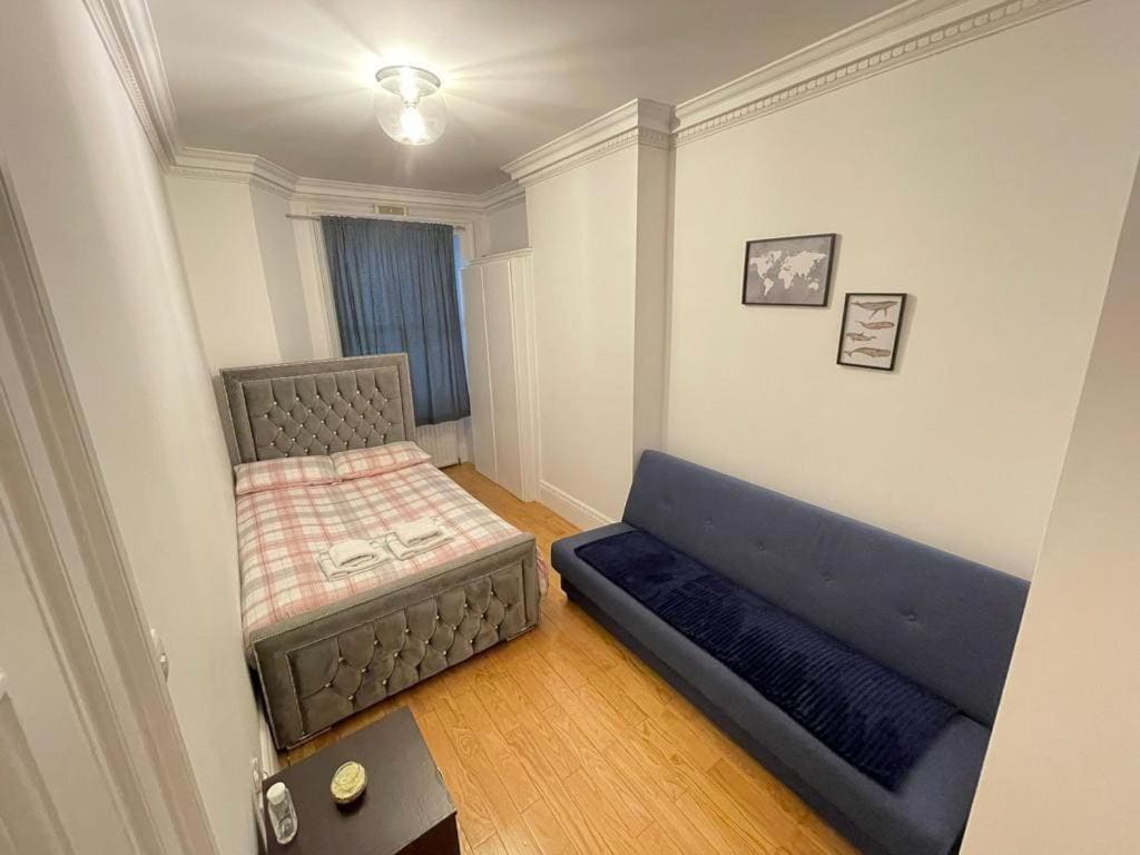 Private Double Room Short Walk to Marble Arch