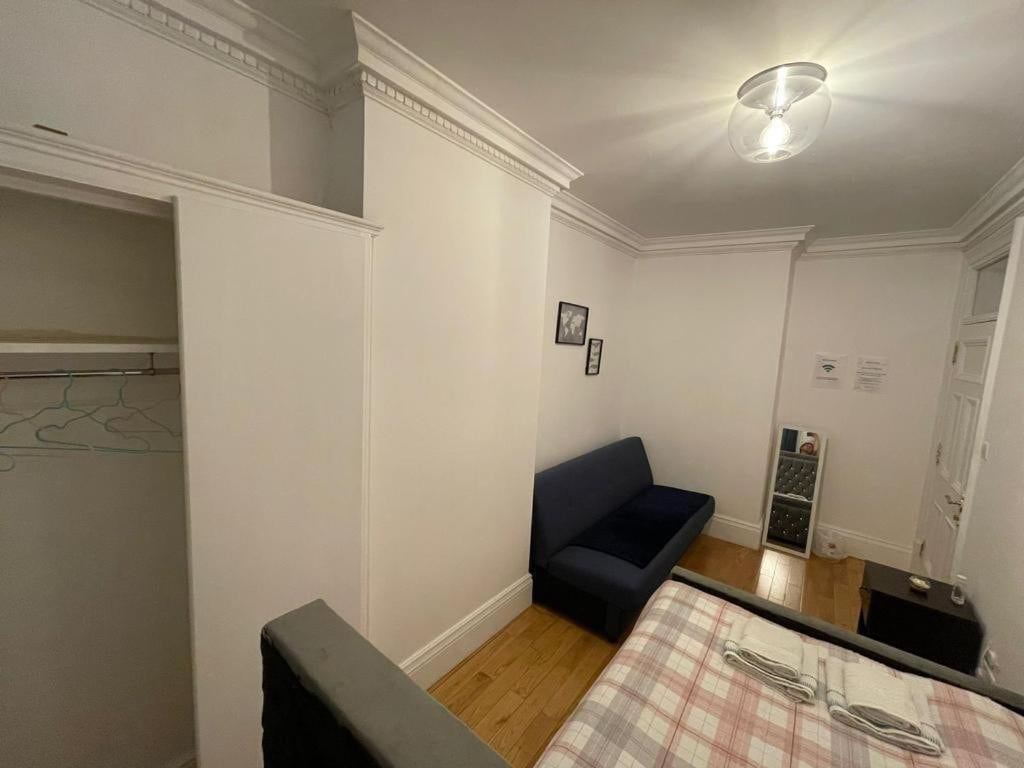 Private Double Room Short Walk to Marble Arch