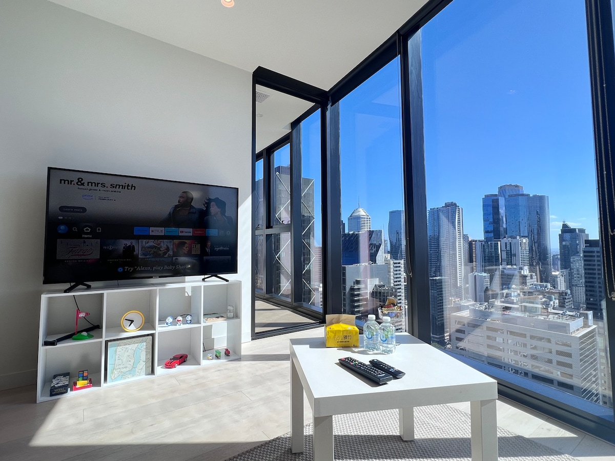 Heart of Melbourne CBD Skyhigh City View 2BR+1BA