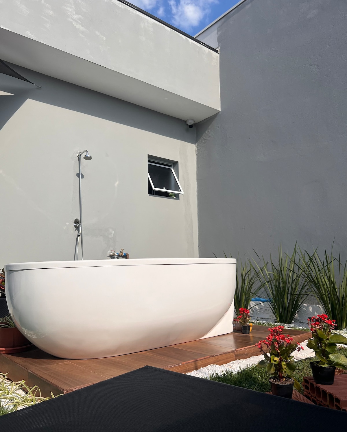 Charming space with outside relaxing tub