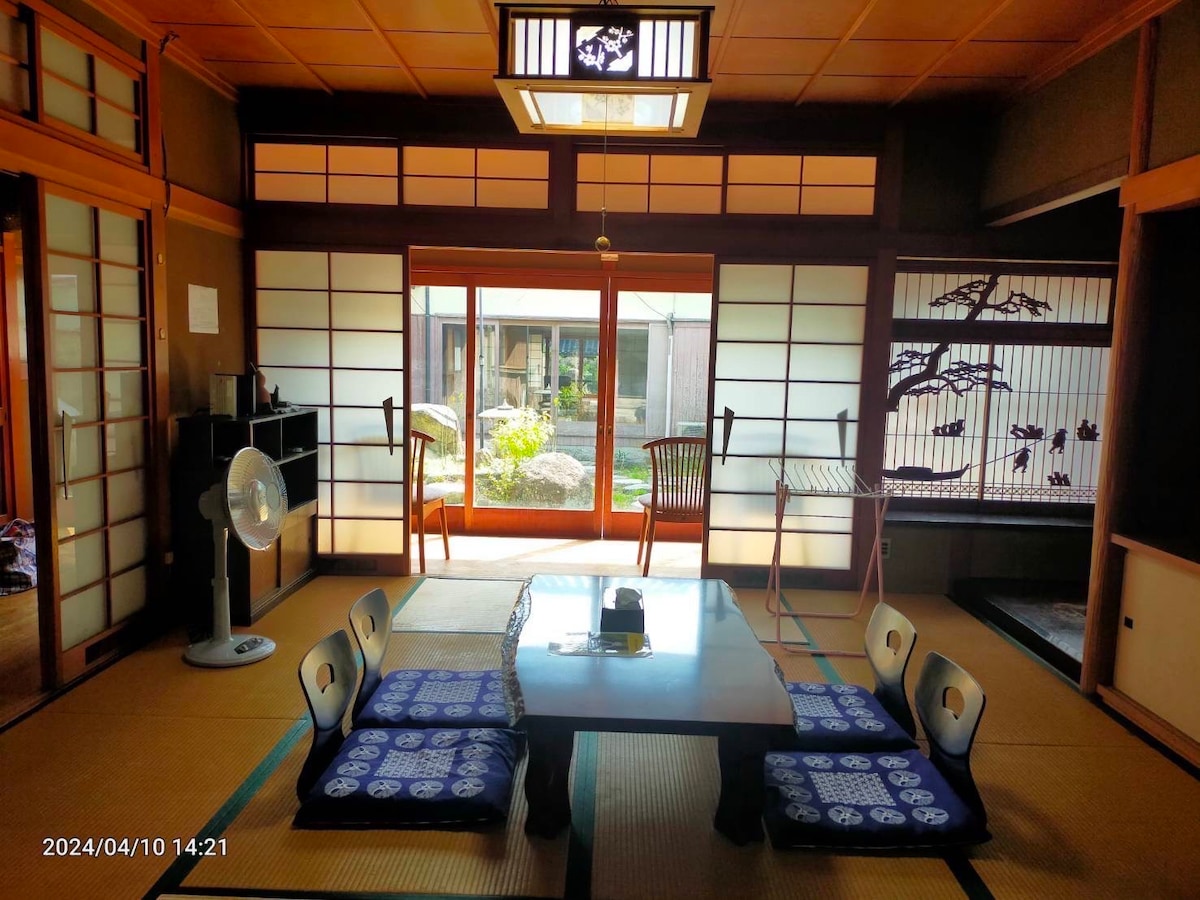 【貸切】大人数で泊まれる一棟貸しの日本家屋です