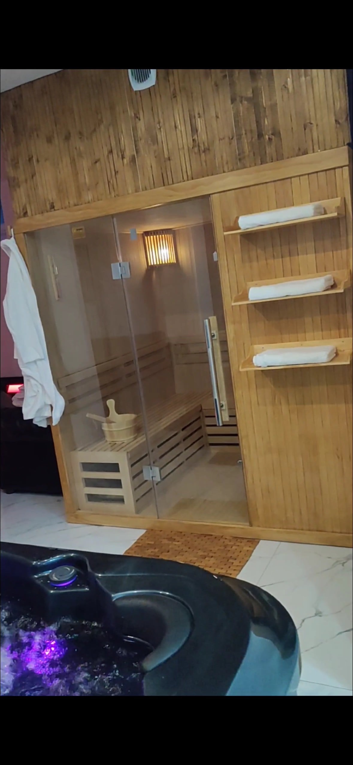 Loft & Dream 
jacuzzi sauna