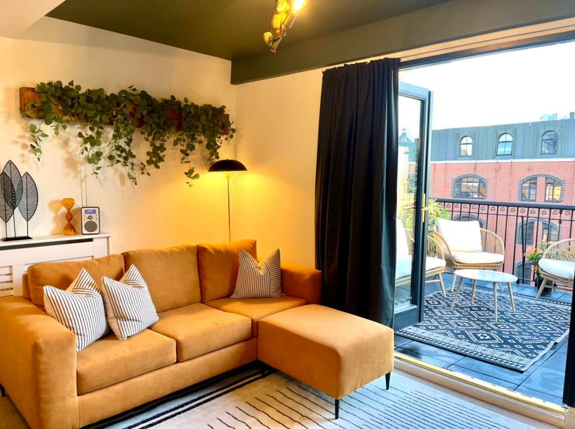 Town centre- Walk to beach- Roof Terrace- Sleeps 6