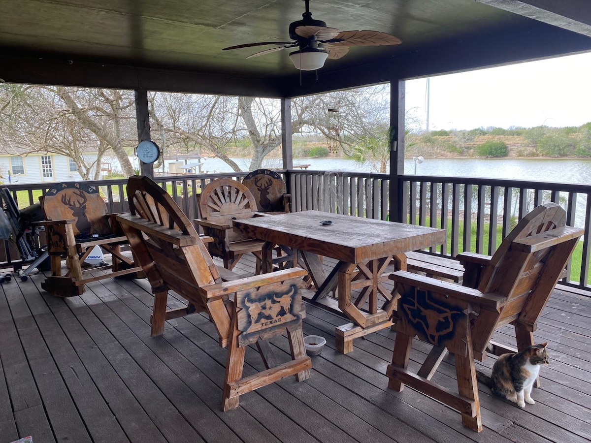 Vacation Lodge and Fishing Pier