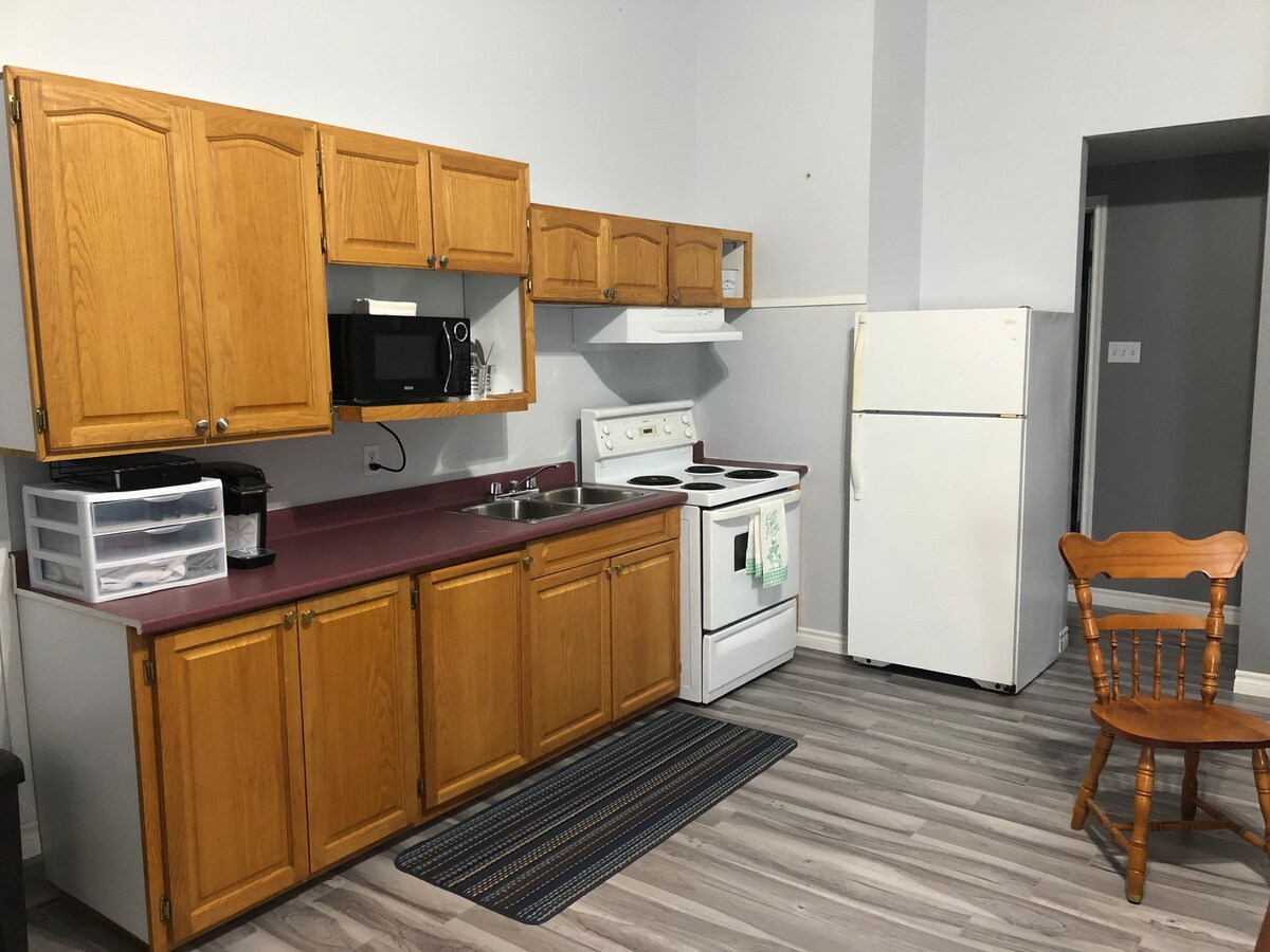 Great for Out of Town Workers! (3 Bedrooms)
