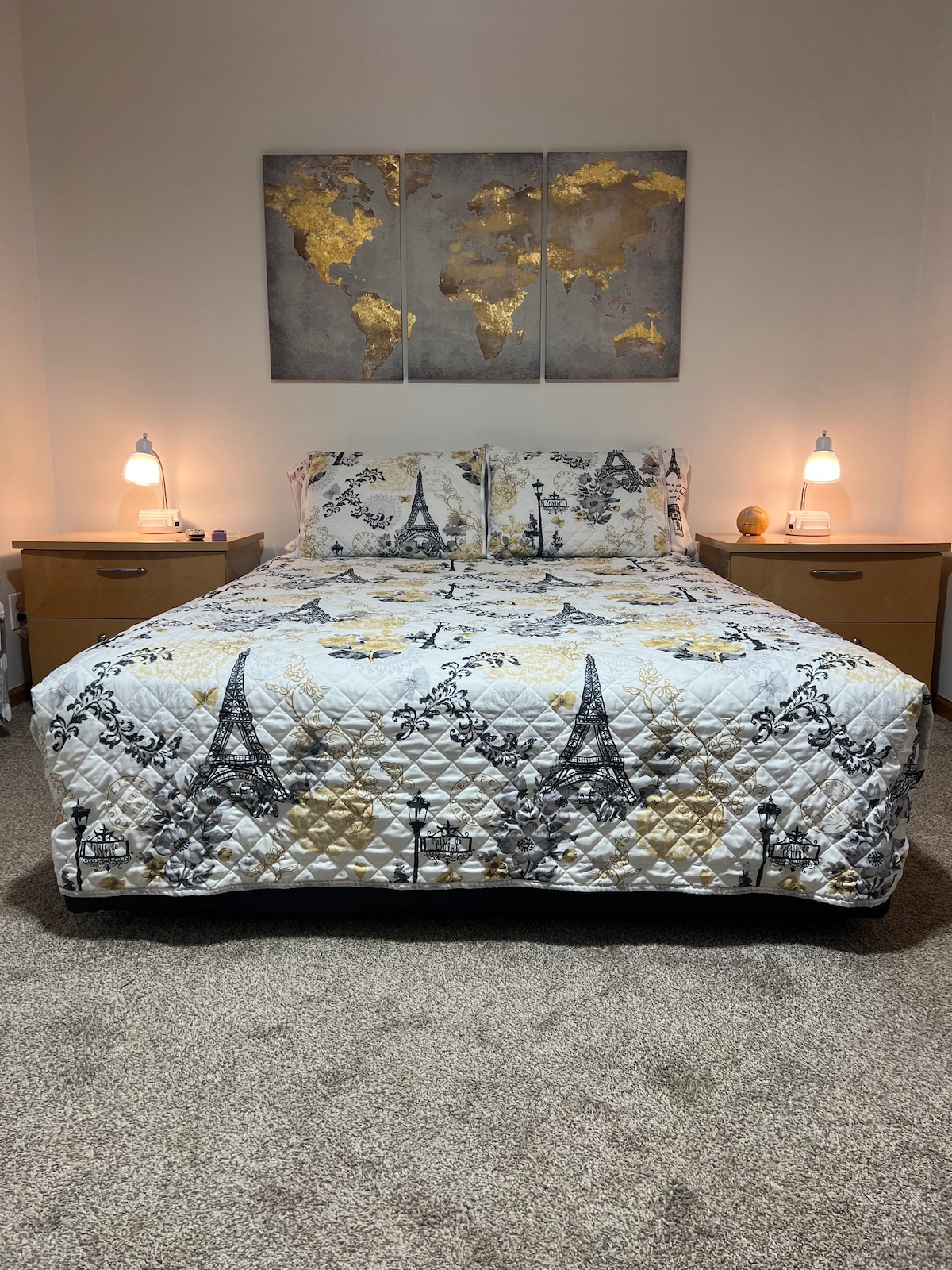 Rockford & Belvidere Comfy bedroom,  10 min from R