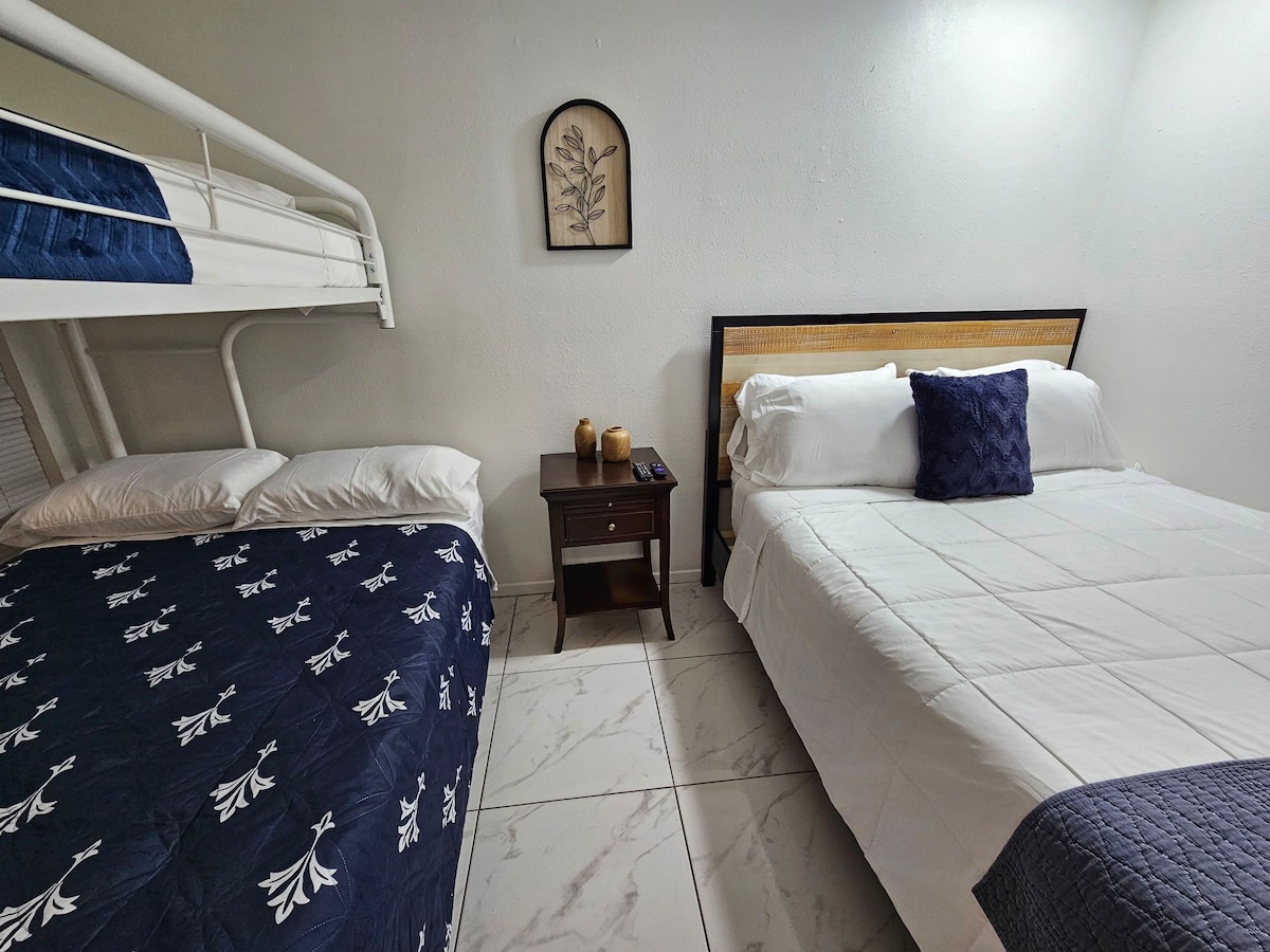 Lux Guest House, private parking