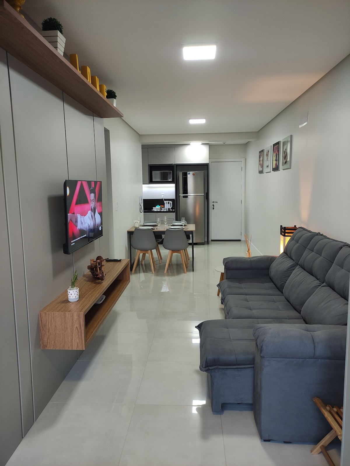 Apartamento home club no centro