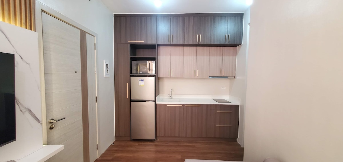 West Jones Condo Cebu with parking 1bed/1bath