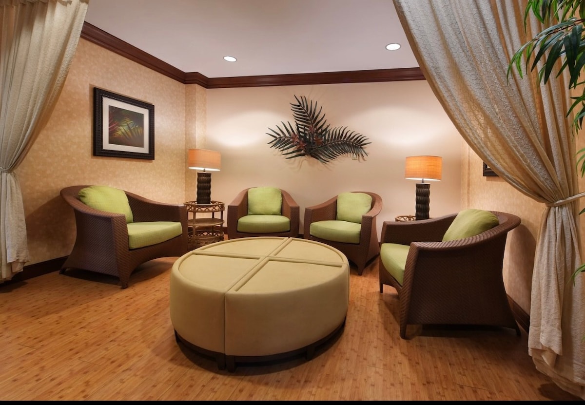 Resort villa in Lahaina 1 br 1 king 1 sofa bed