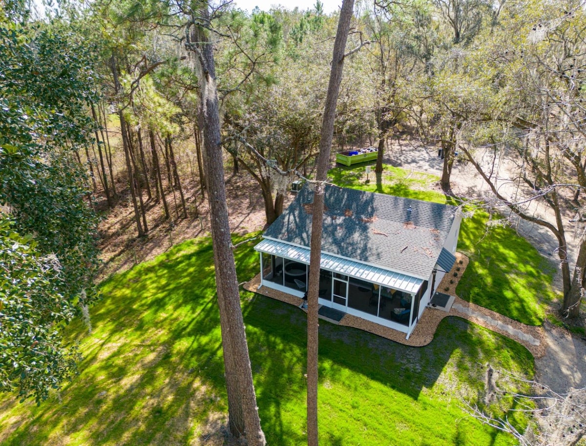 Modern Farmhouse Luxury/Pets Welcome/ Hot Tub!