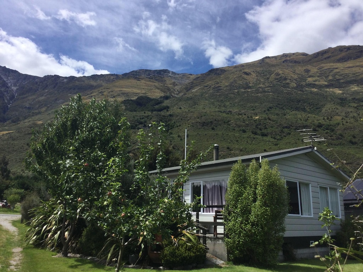 Makarora Valley Cottage