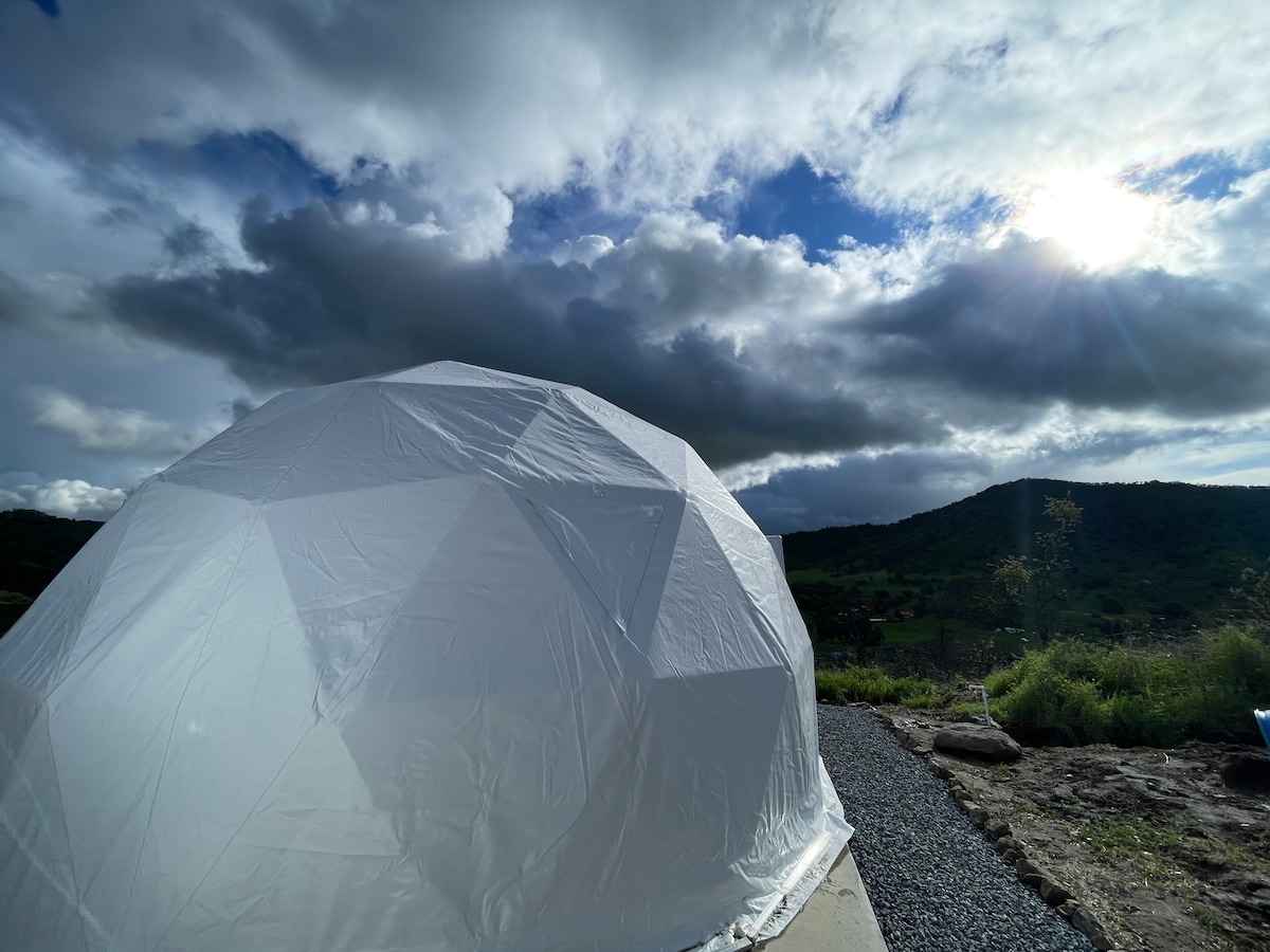 Incredible Views Dome 360° ODshwr/tub cliff swing!