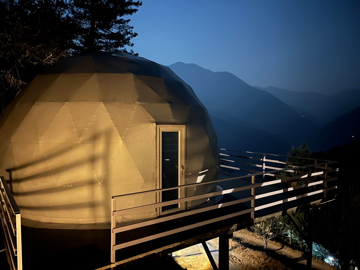 Luxury dome at 7800 feet !