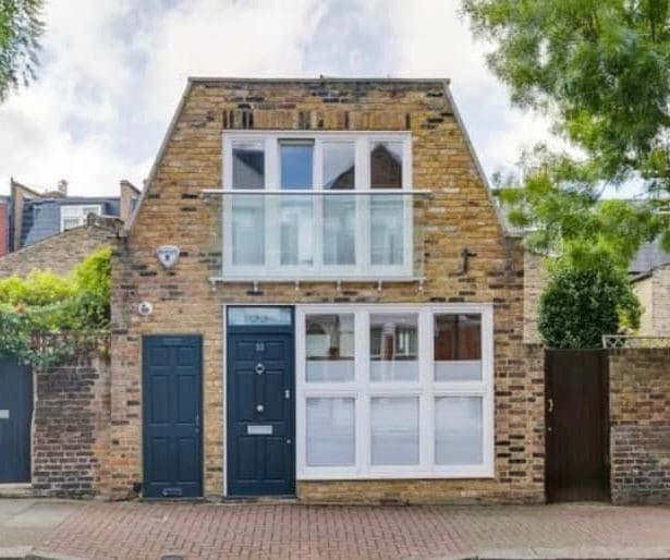 1 bed detached mews house