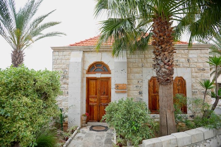 Kfar Aabida的民宿