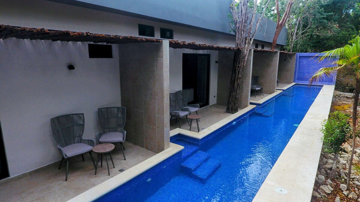 Kiin Ha - Luxurious 5-BR Villa with Swim-Up Pool