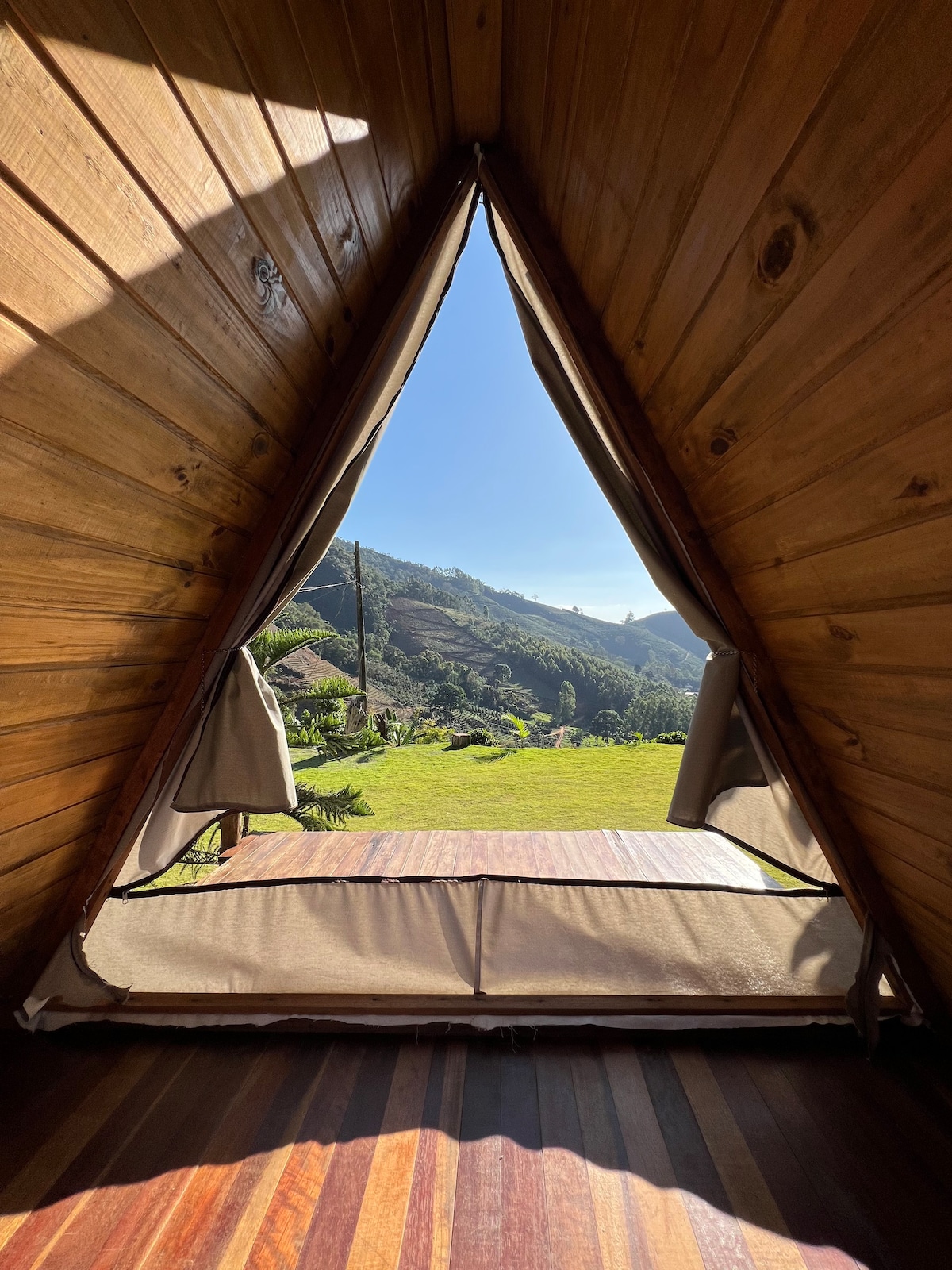 Mini Cabana com vista do pôr do sol.