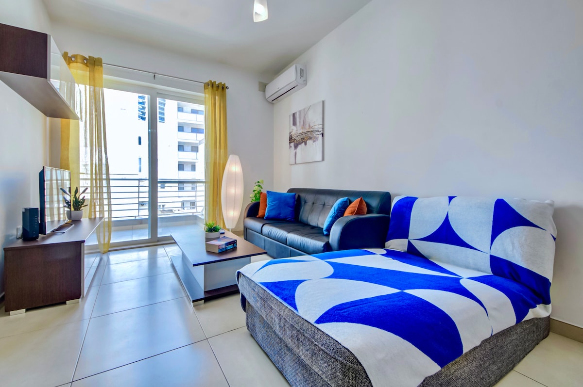 Super Location, St Julians, Paceville, 2 Bedroom