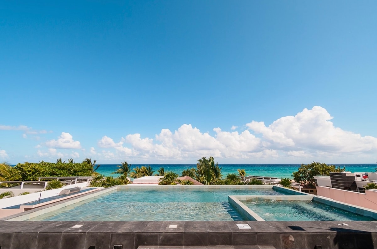 Paradise in Playa. 2 POOLS, 5 Bedroom, 5 Bathroom.