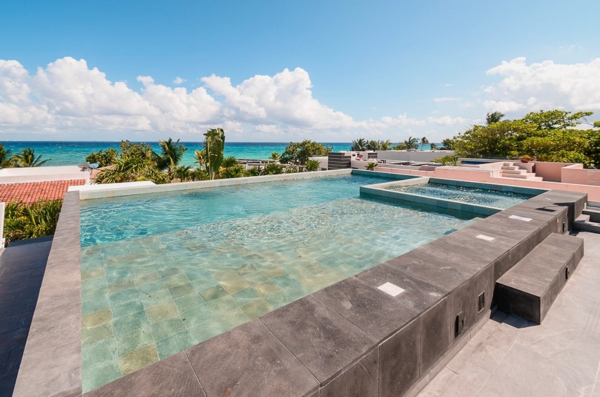 Paradise in Playa. 2 POOLS, 5 Bedroom, 5 Bathroom.