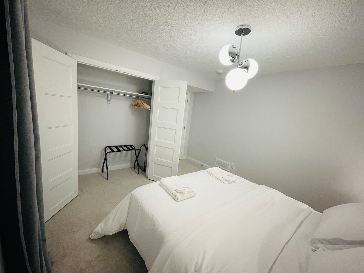 Private basement suite near ottawa