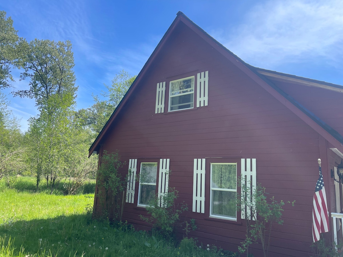 易北岛乡村小屋，靠近雷纳山（ Mt Rainer