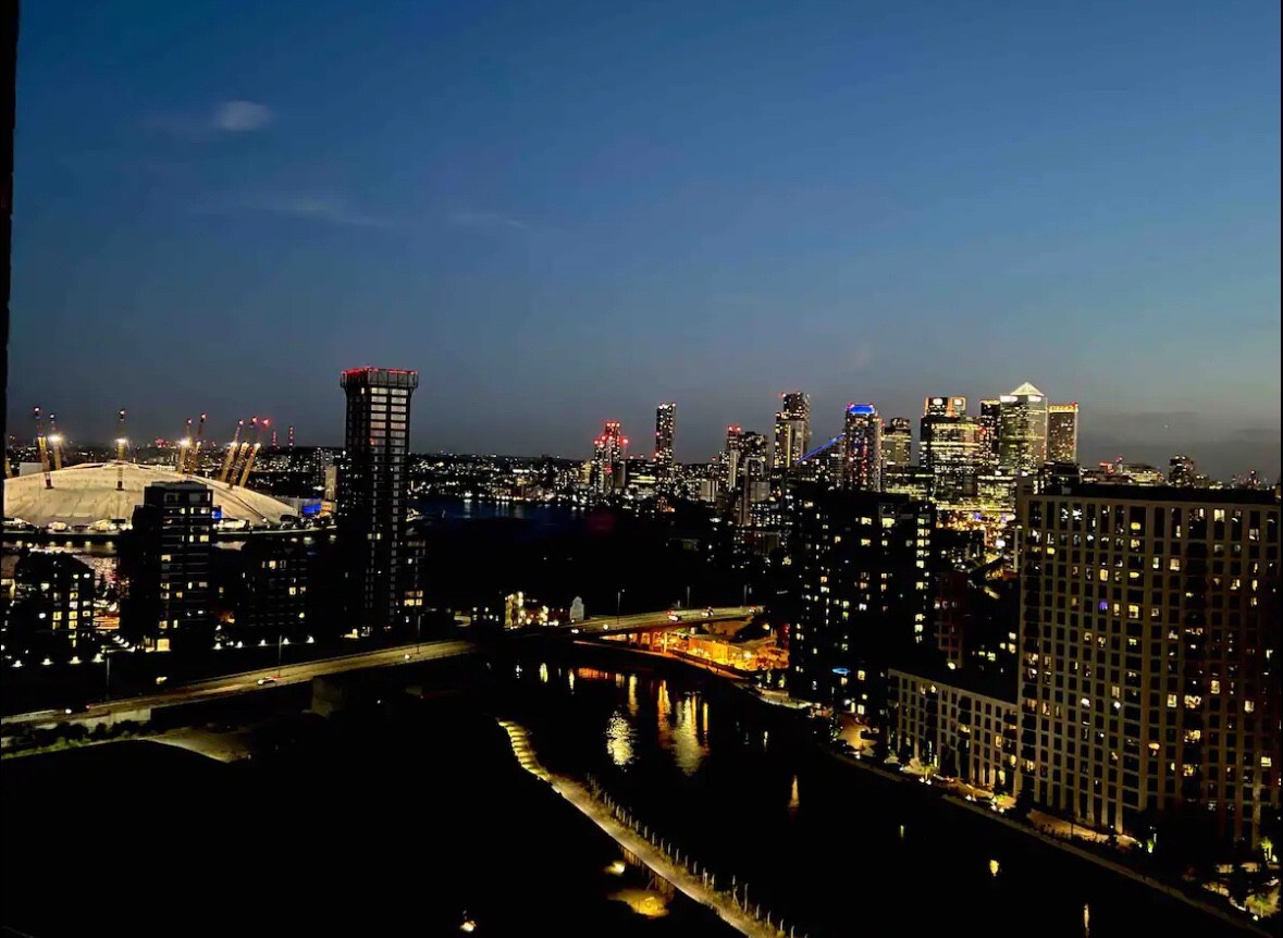 Luxury Penthouse With River View