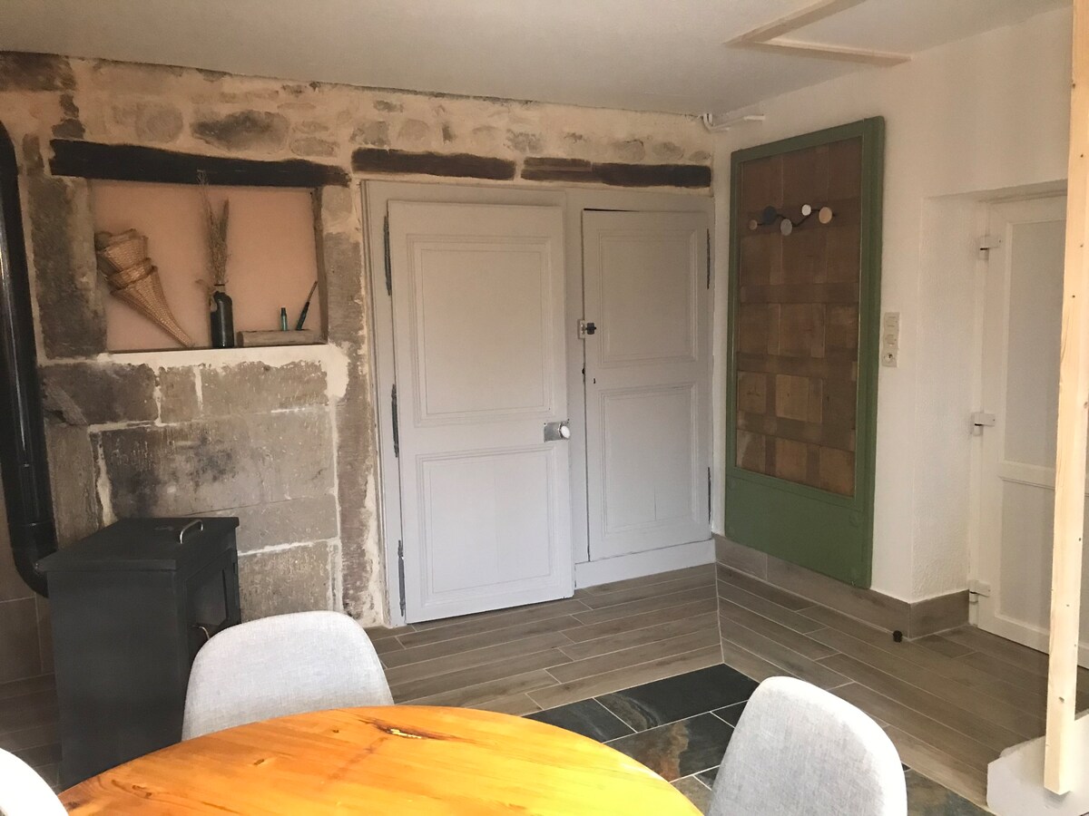 Duplex cosy avec extérieur clos à la campagne