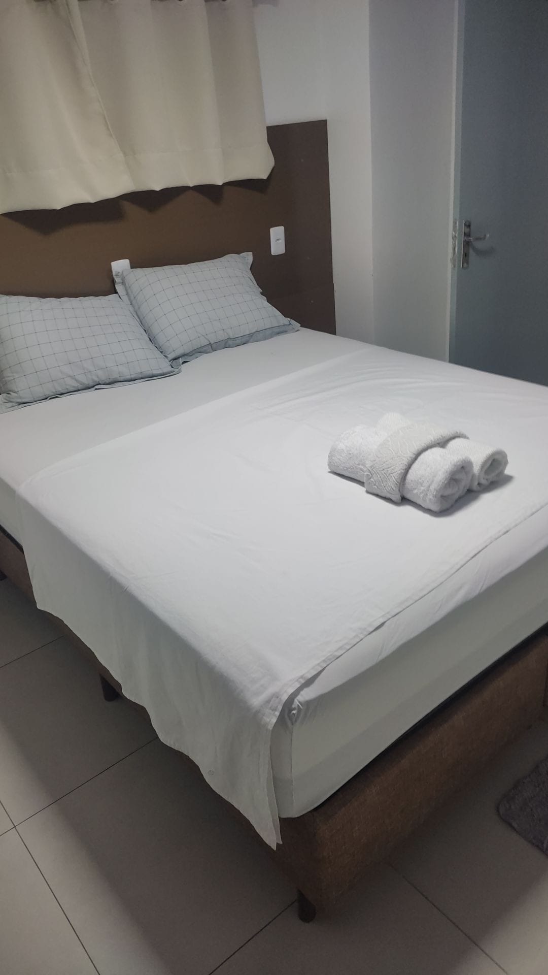 Apartamento 103, de um quarto bem no centro.