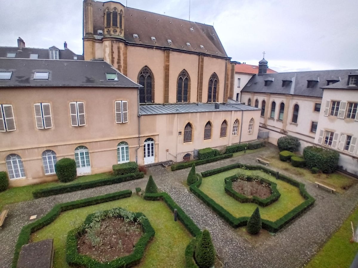 Appartement Metz-centre + parking et jardin privé