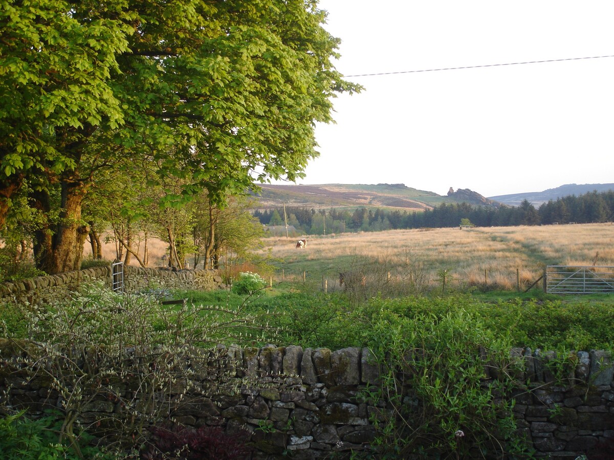 Kath 's Barn 
at Adders Green Farm