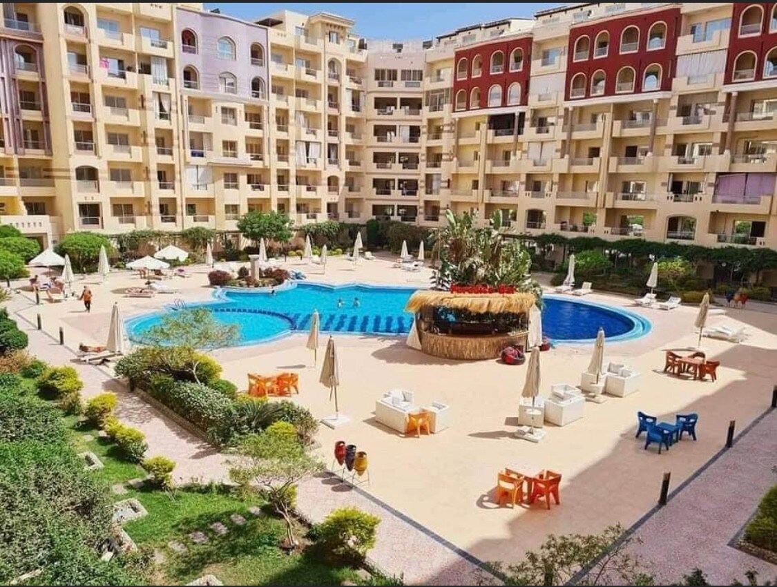 带阳台的单间公寓泳池景观Florenza Hurghada