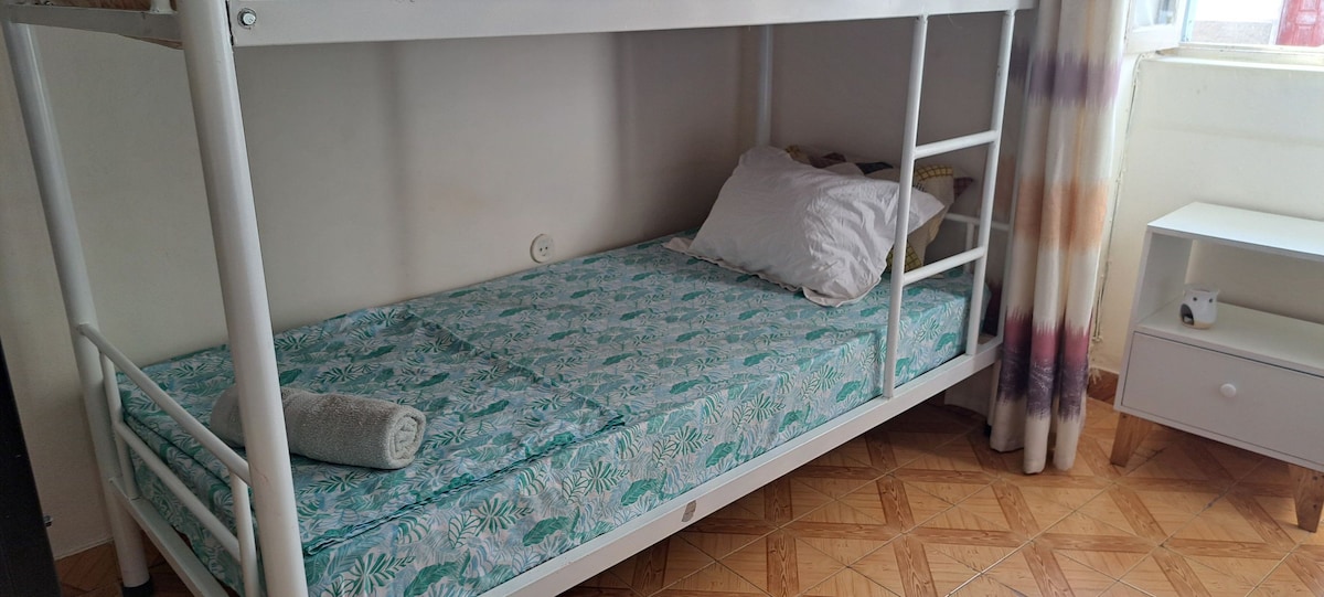 Dorm - Bottom bunkbed: B&B InTheHeartOfPraia